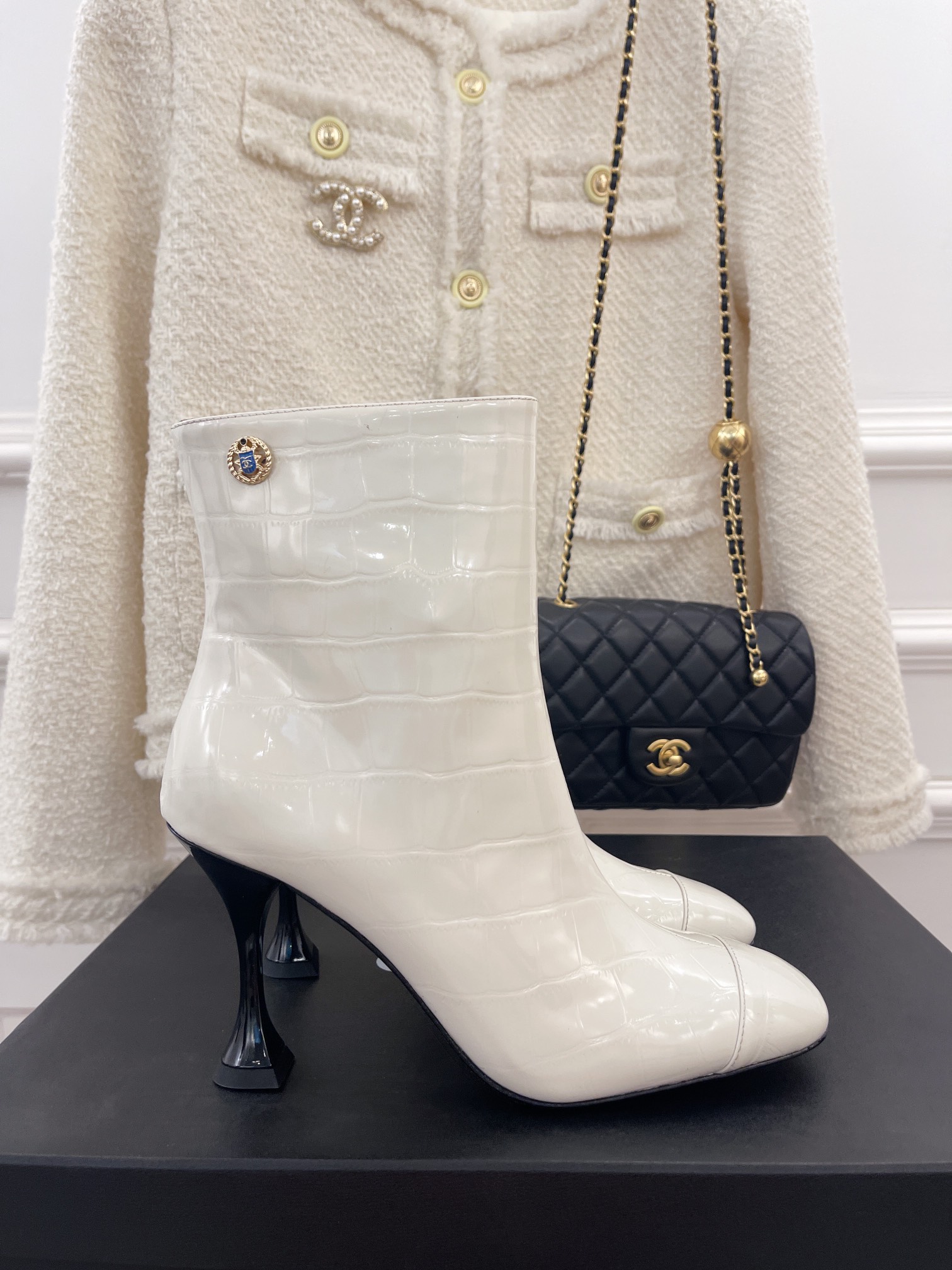Ch**el Women’s Short Boots White For Women