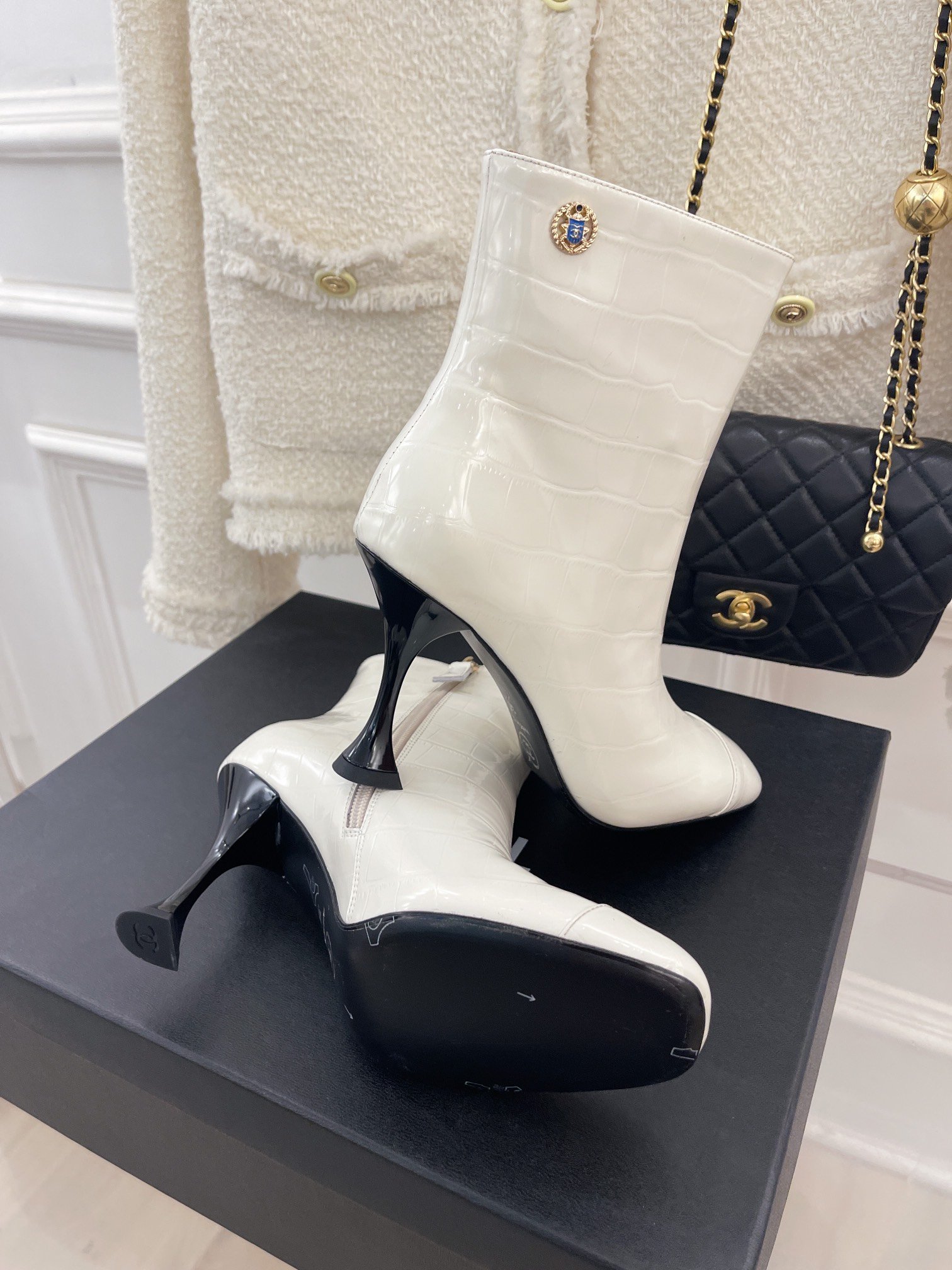 Ch**el Women’s Short Boots White For Women