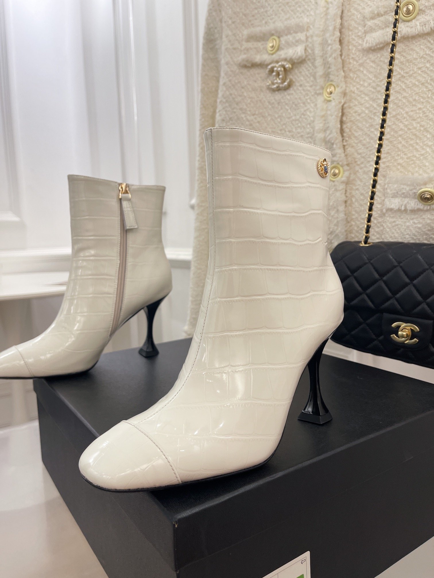 Ch**el Women’s Short Boots White For Women