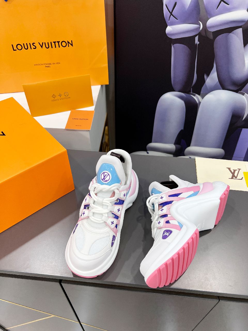 L0vis Vvtt0n Women’s LV Archlight Sneaker Pink And Blue For Women LV