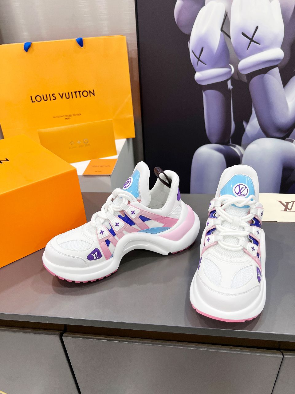 L0vis Vvtt0n Women’s LV Archlight Sneaker Pink And Blue For Women LV