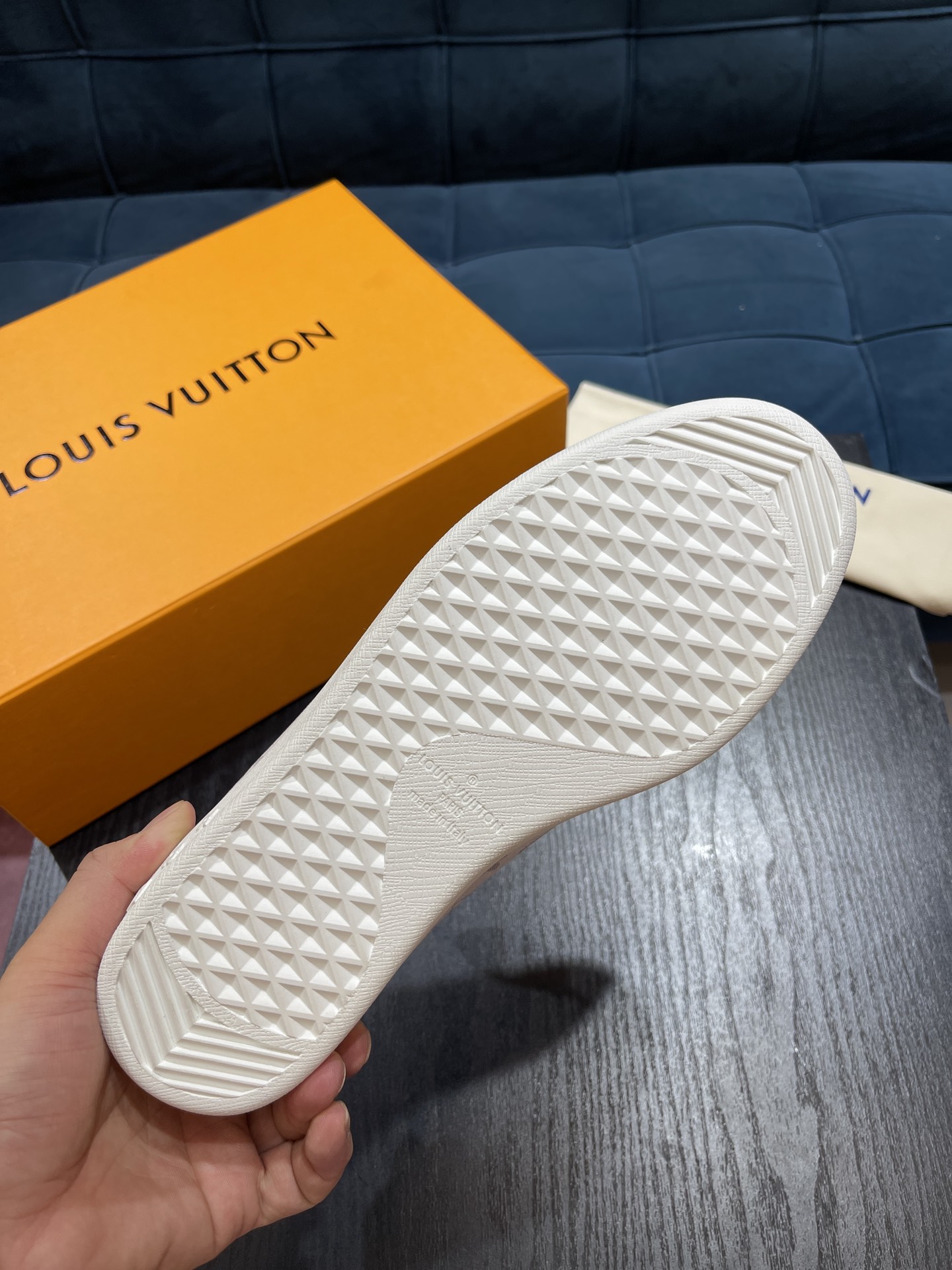 L0vis Vuittion LV Runner Tatic Sneaker White For Men LV 1A8UZ4