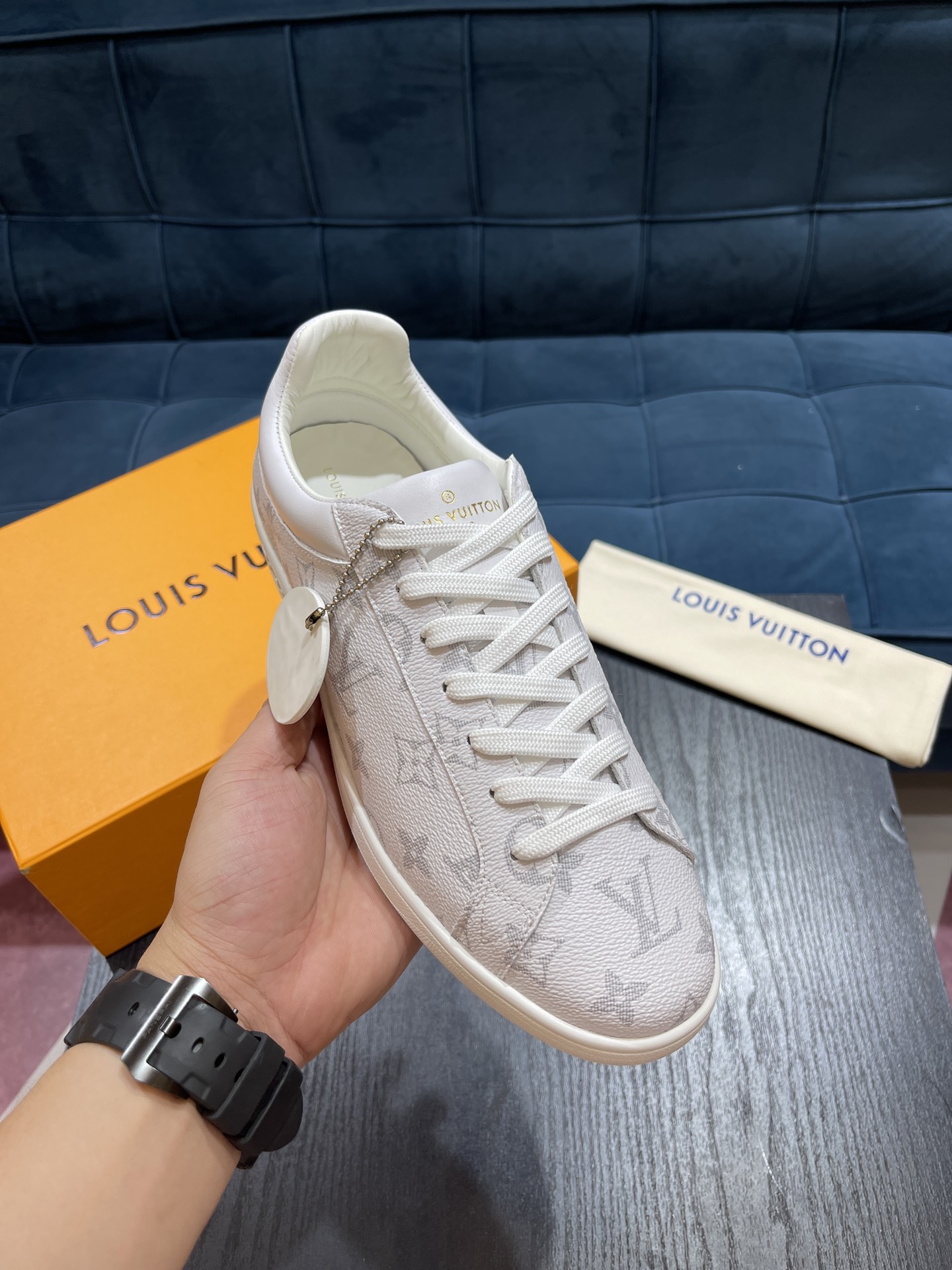 L0vis Vuittion LV Runner Tatic Sneaker White For Men LV 1A8UZ4