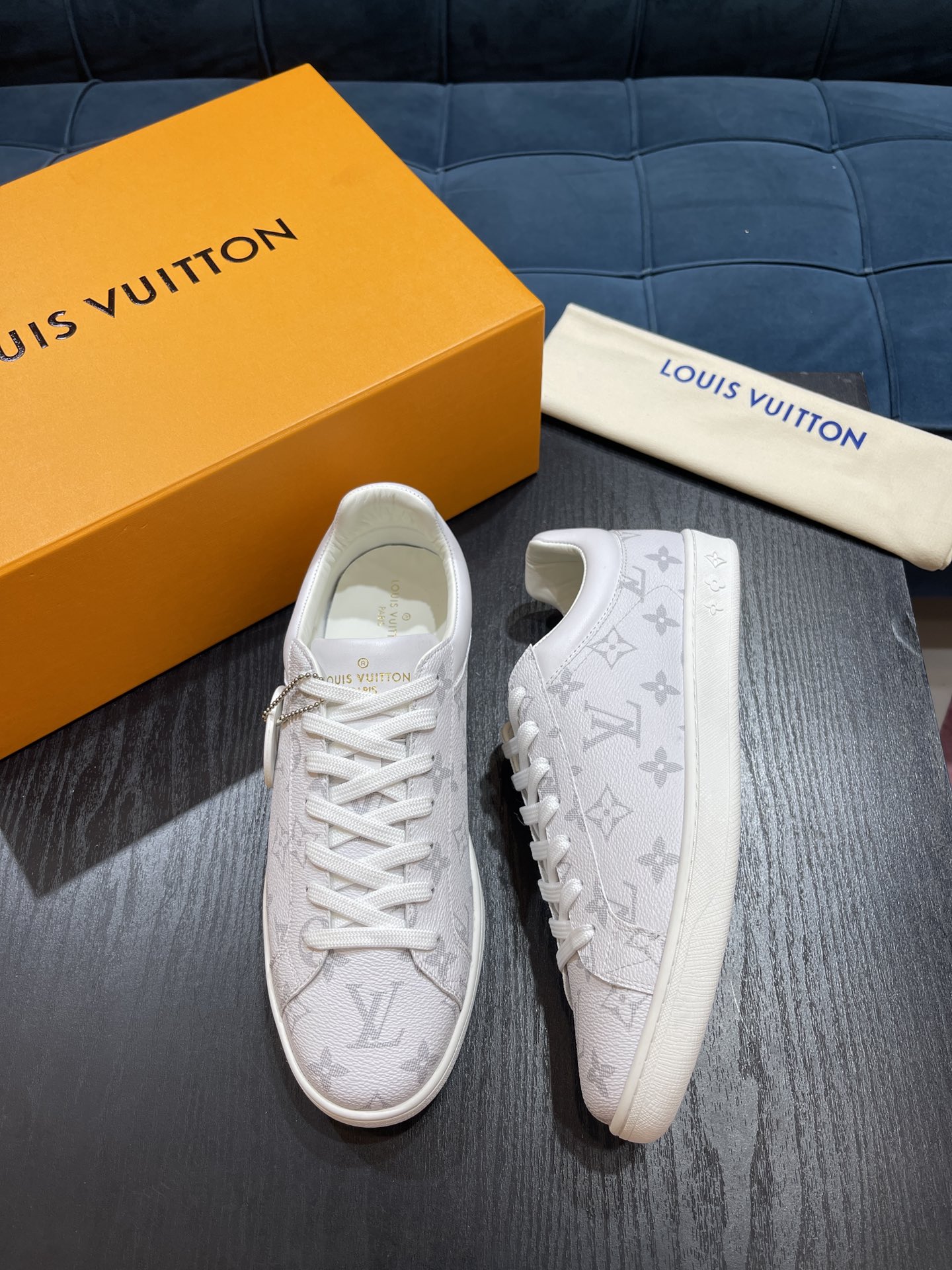 L0vis Vuittion LV Runner Tatic Sneaker White For Men LV 1A8UZ4