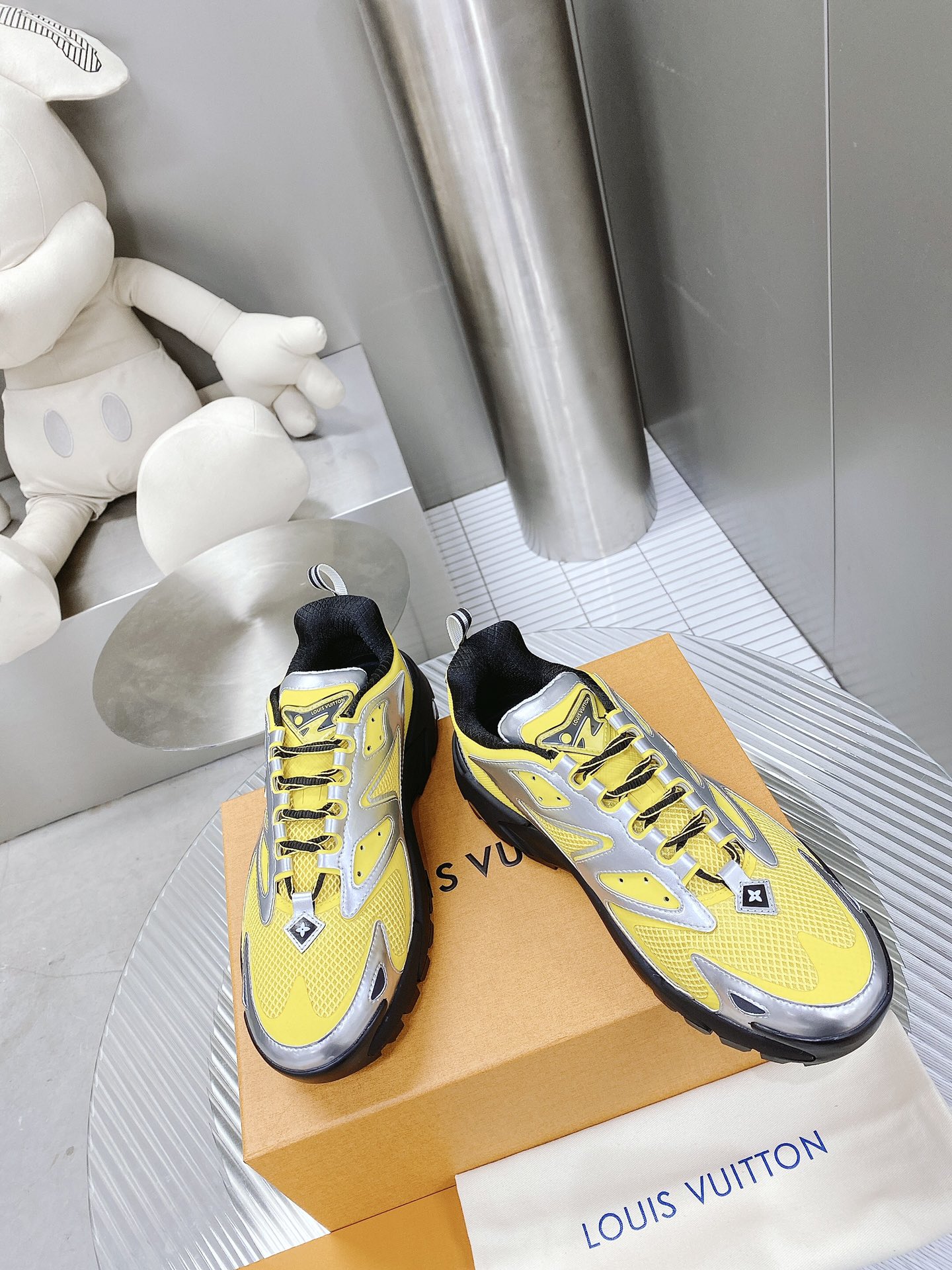 L0vis Vuittion LV Runner Tatic Sneaker Yellow For Men LV 1AA3A8