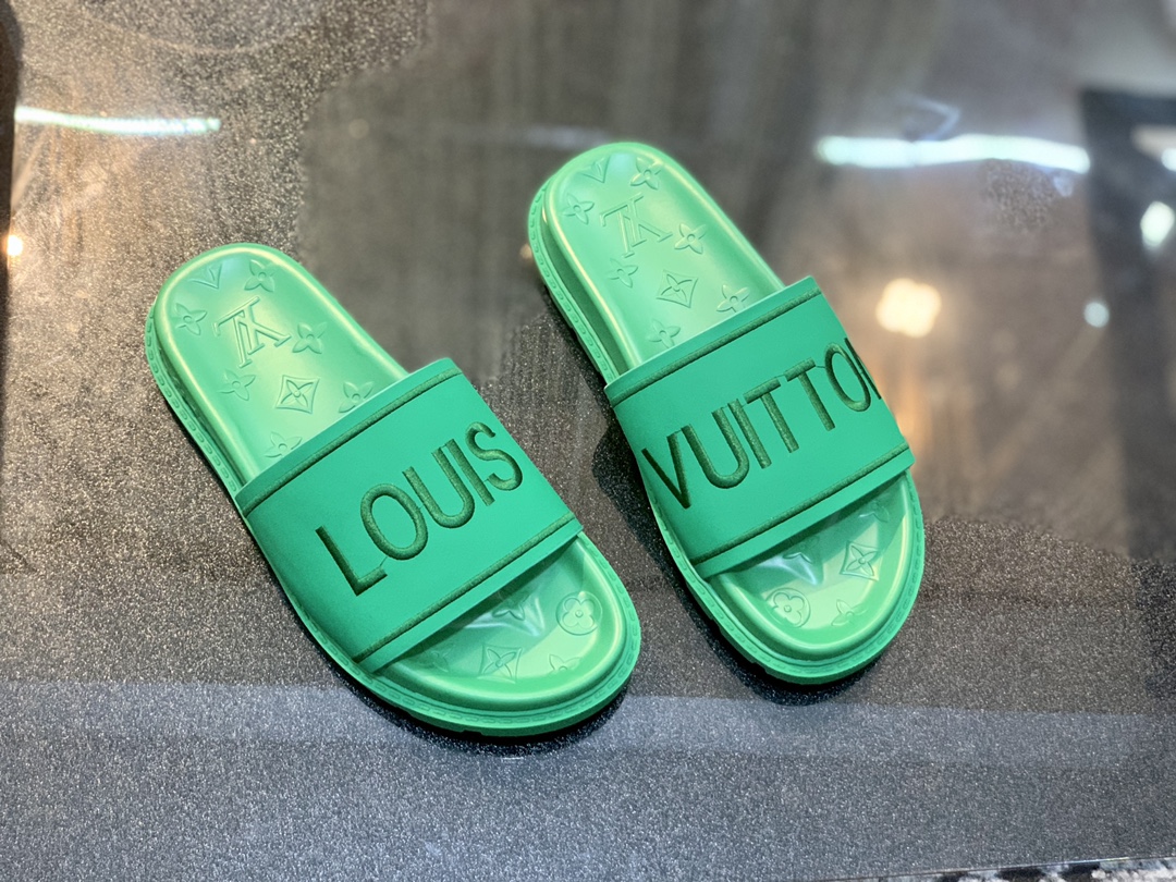 L0vis Vvtt0n Women’s Pool Pillow Flat Comfort Mule Green For Women LV