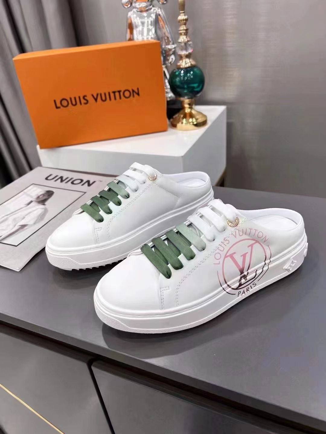 L0vis Vvtt0n Women’s Time Out Open-Back Sneaker Green For Women LV 1AA1CZ