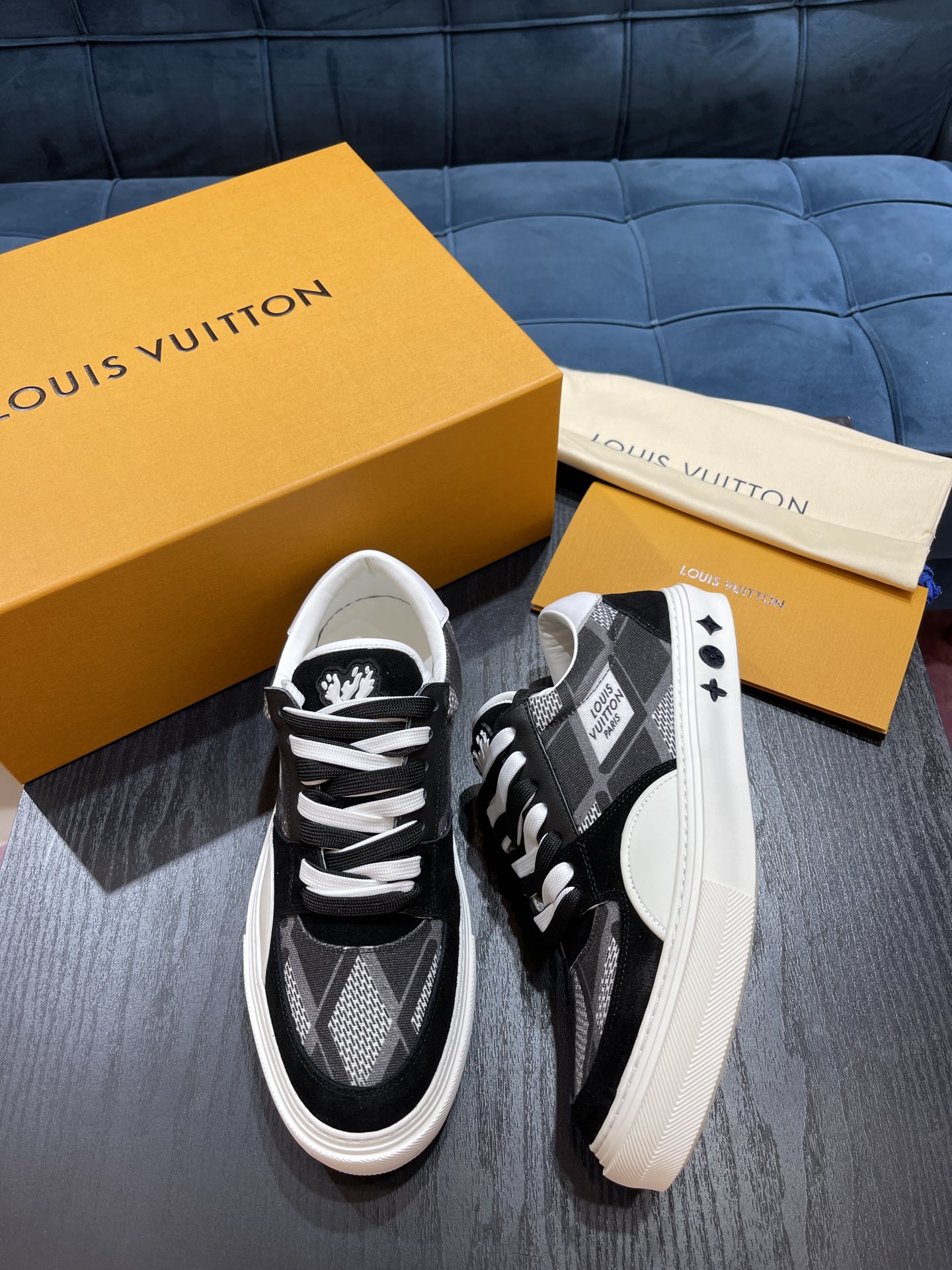 L0vis Vvtt0n LV Ollie Richelieu Black For Men LV