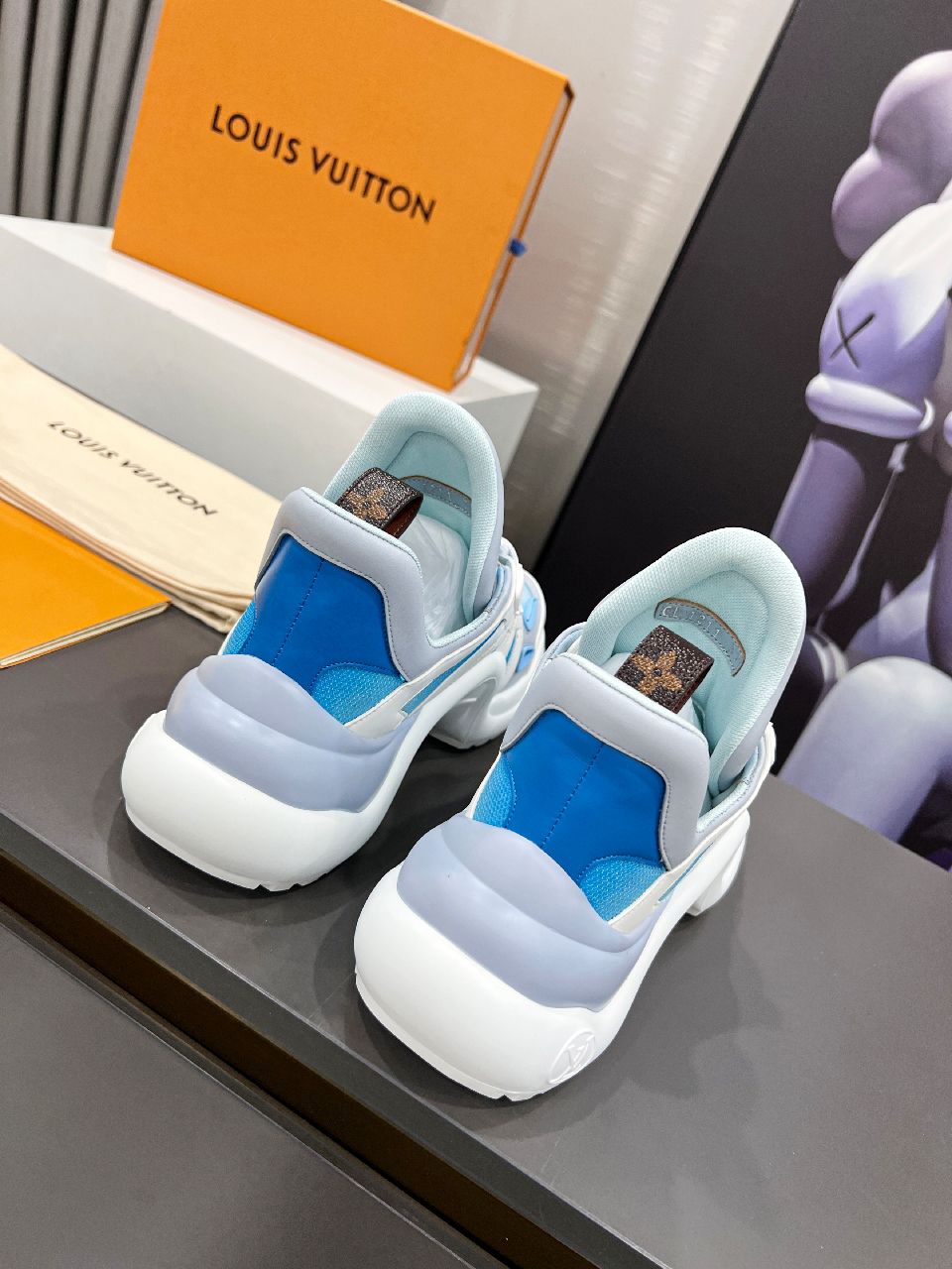 L0vis Vvtt0n Women’s LV Archlight Sneaker Blue For Women LV 1A9RVB