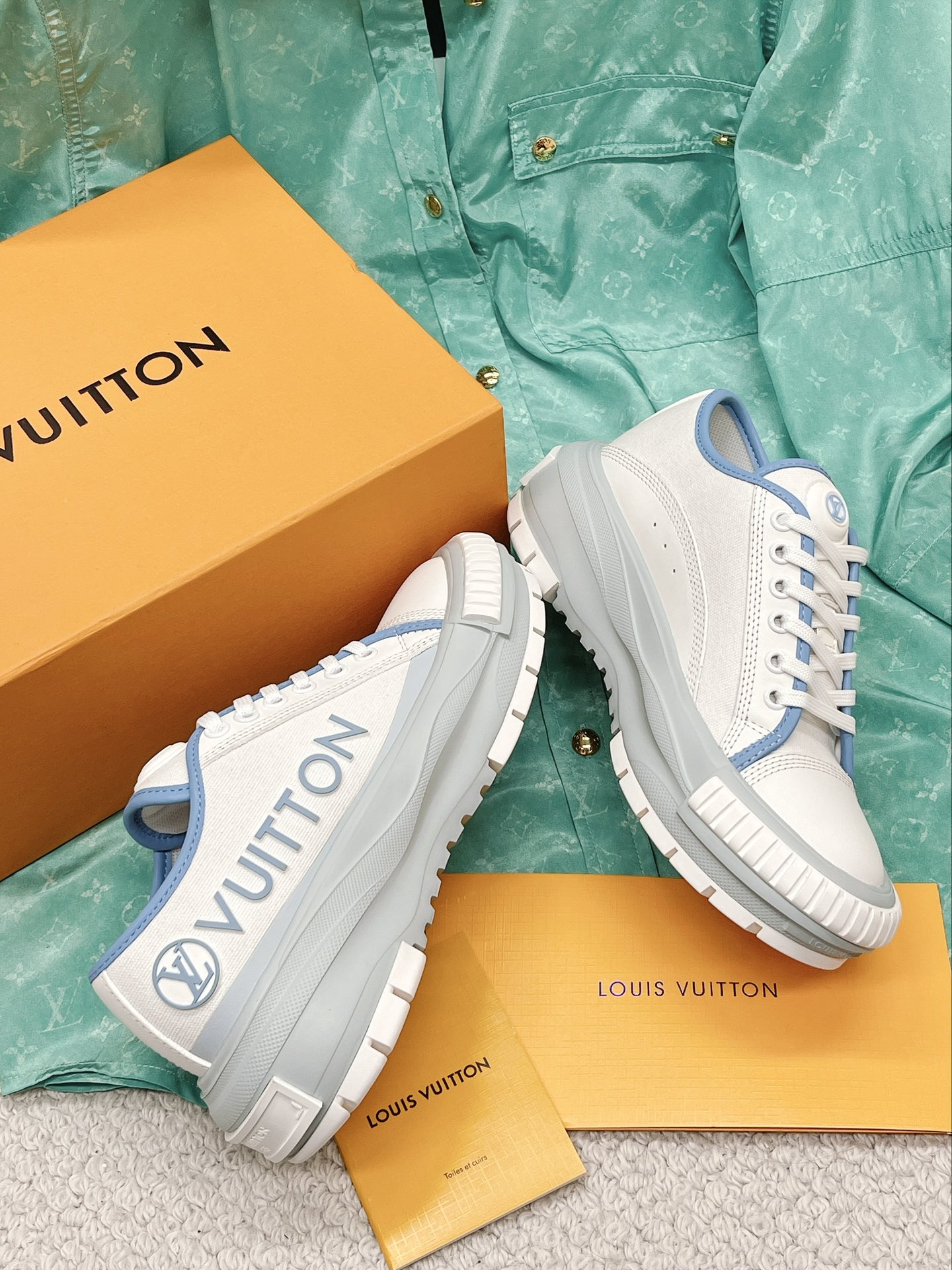 L0vis Vvtt0n Women’s LV Squad Sneaker Blue For Women LV