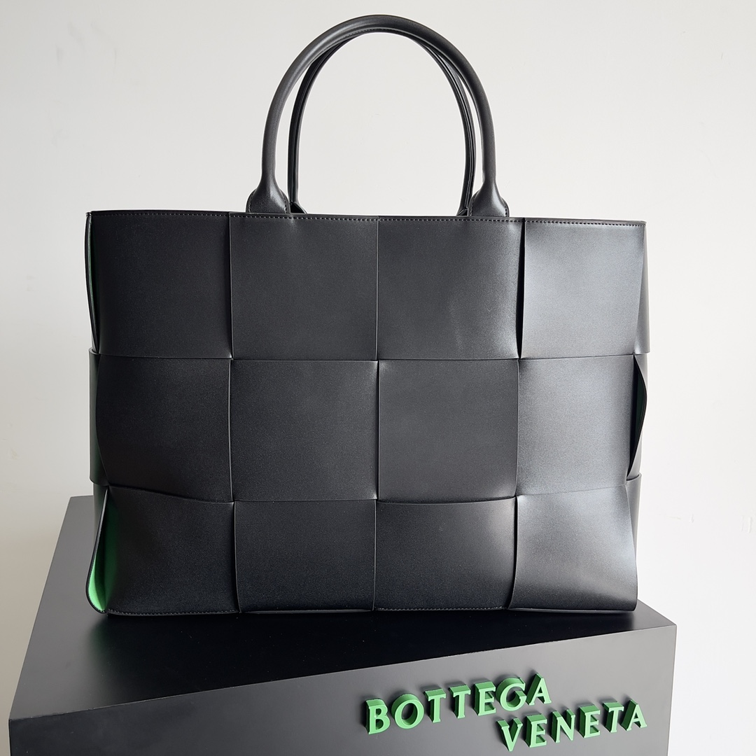 B0tt*ga Ven*ta Large Arco Tote Bag Black, For Women, Women’s Bags 18.1in/46cm 680165VB1K08838