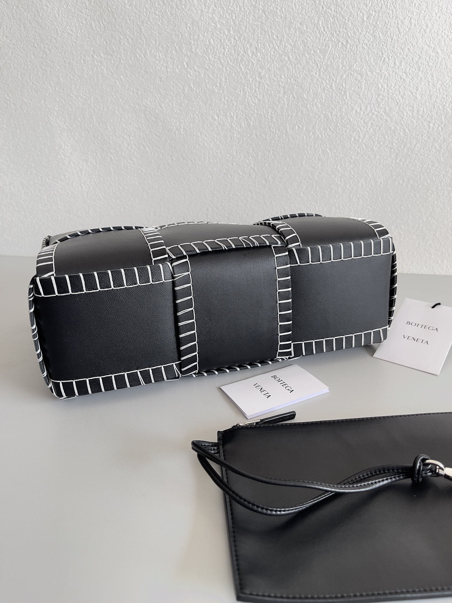 B0tt*ga Ven*ta Small Arco Tote Bag Black, For Women, Women’s Bags 11.8in/30cm