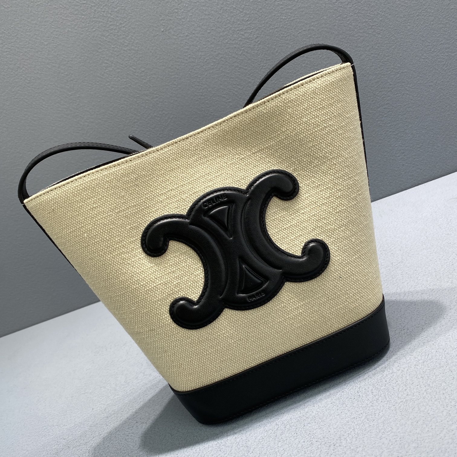 Ce1i*e Small Bucket Cuir Triomphe In Textile Beige/Black For Women 9in/22cm
