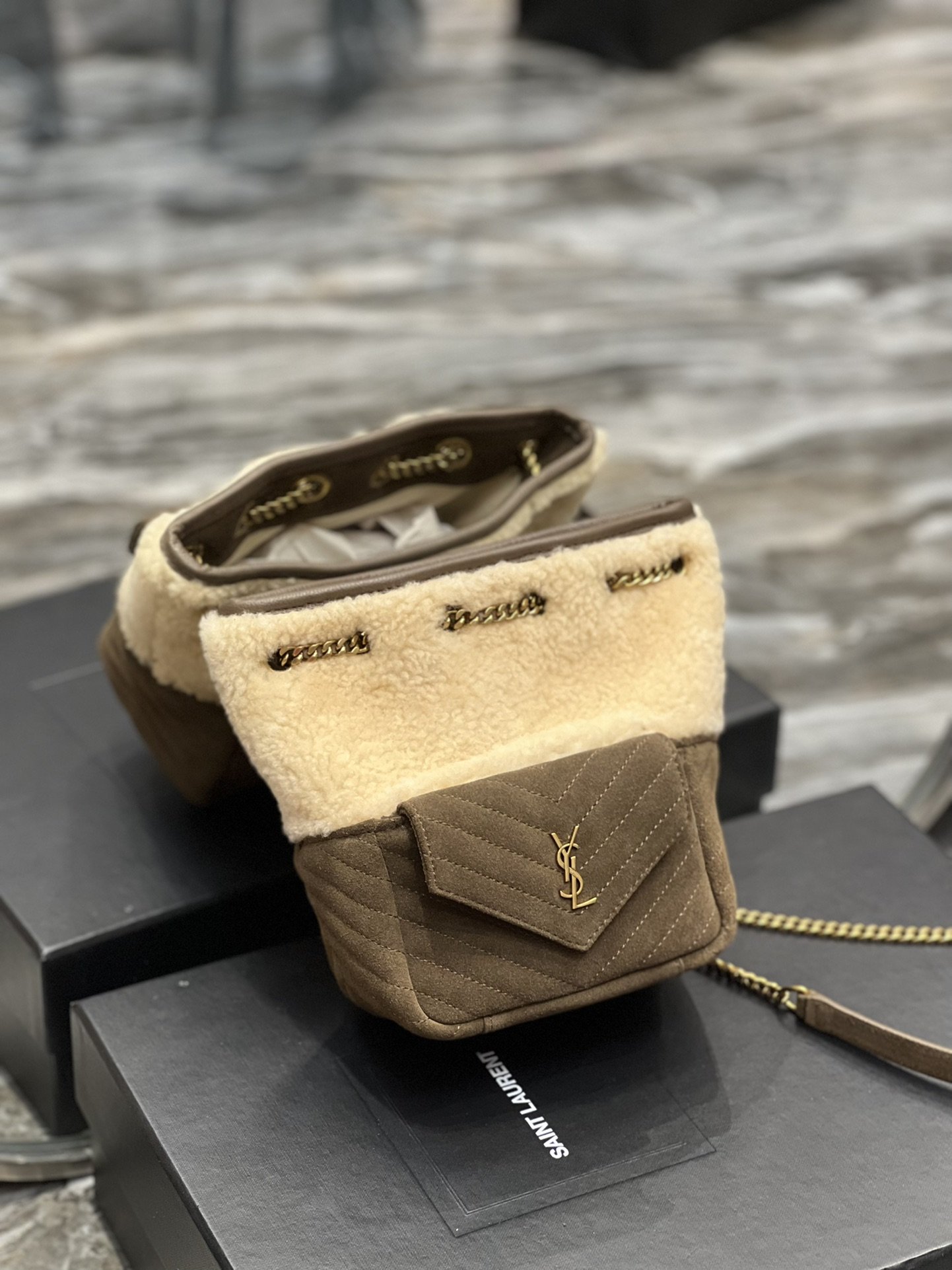 Sa1nt Lau*nt Oe Mini Bucket Chevrons Brown For Women, Women’s Bags 7.5in/19cm Y51‎ 70163129XA79587