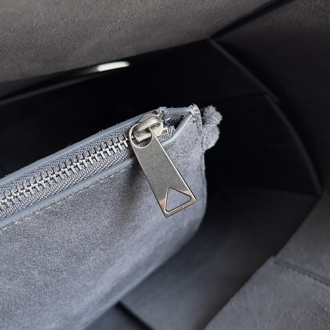 B0tt*ga Ven*ta Large Arco Tote Bag Grey , For Women, Women’s Bags 18.1in/46cm