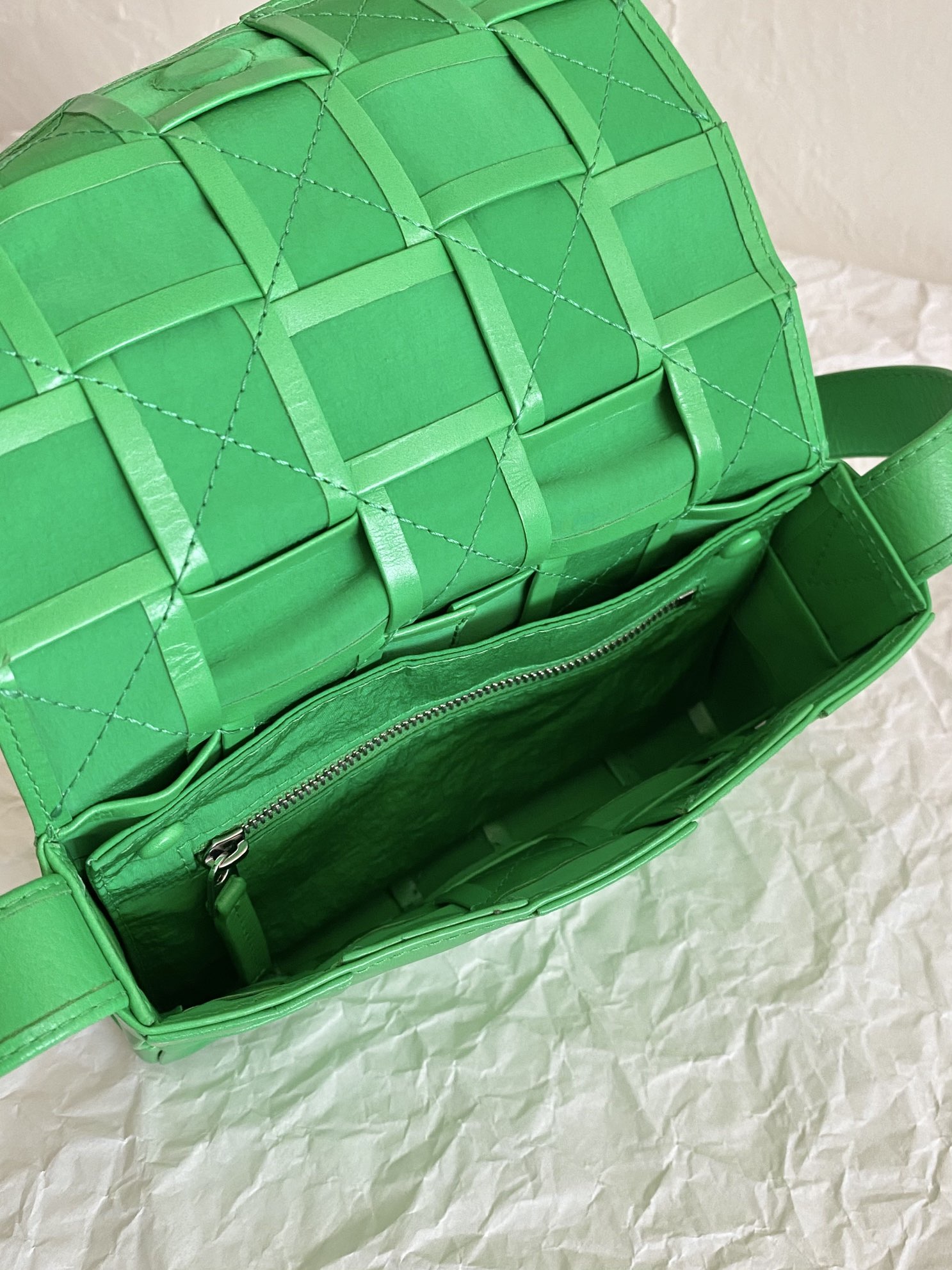 B0tt*ga Ven*ta Padded Cassette Belt Bag Green, For Women, Women’s Bags 7in/18cm 710075VCQR13724
