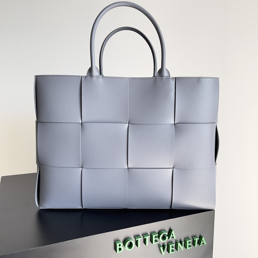B0tt*ga Ven*ta Large Arco Tote Bag Grey , For Women, Women’s Bags 18.1in/46cm