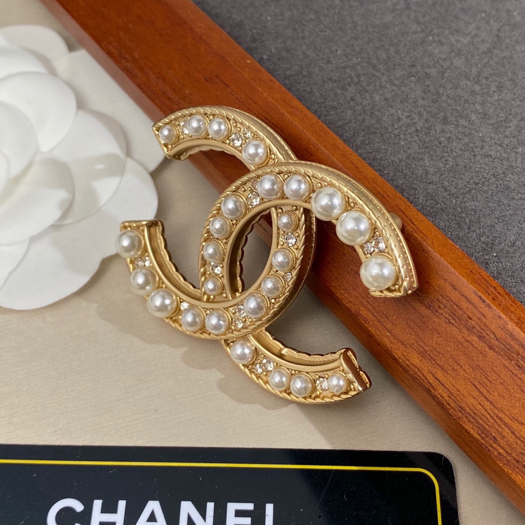 Ch**el Brooch