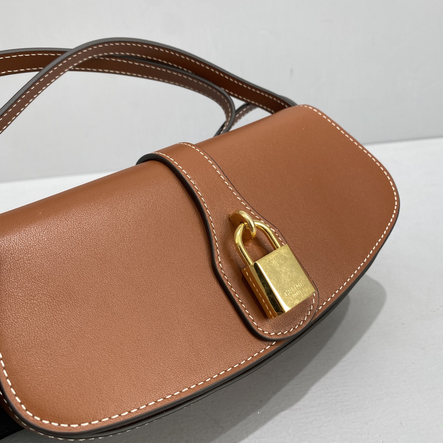 Ce1i*e Clutch On Strap Brown For Women 7in/18cm 10I593DQ1.04LU