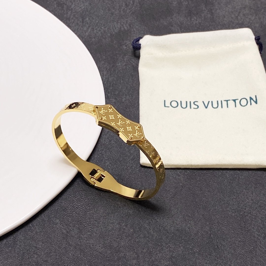 L0vis Vvtt0n Bracelet