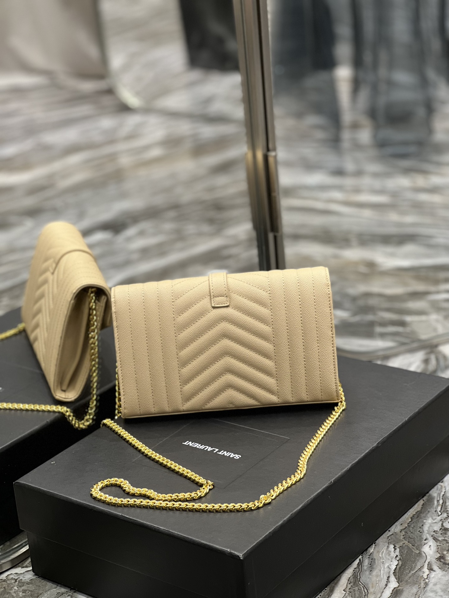 Sa1nt Lau*nt Envelope Small Chain Bag Beige For Women, Women’s Bags 8.6in/22cm Y51