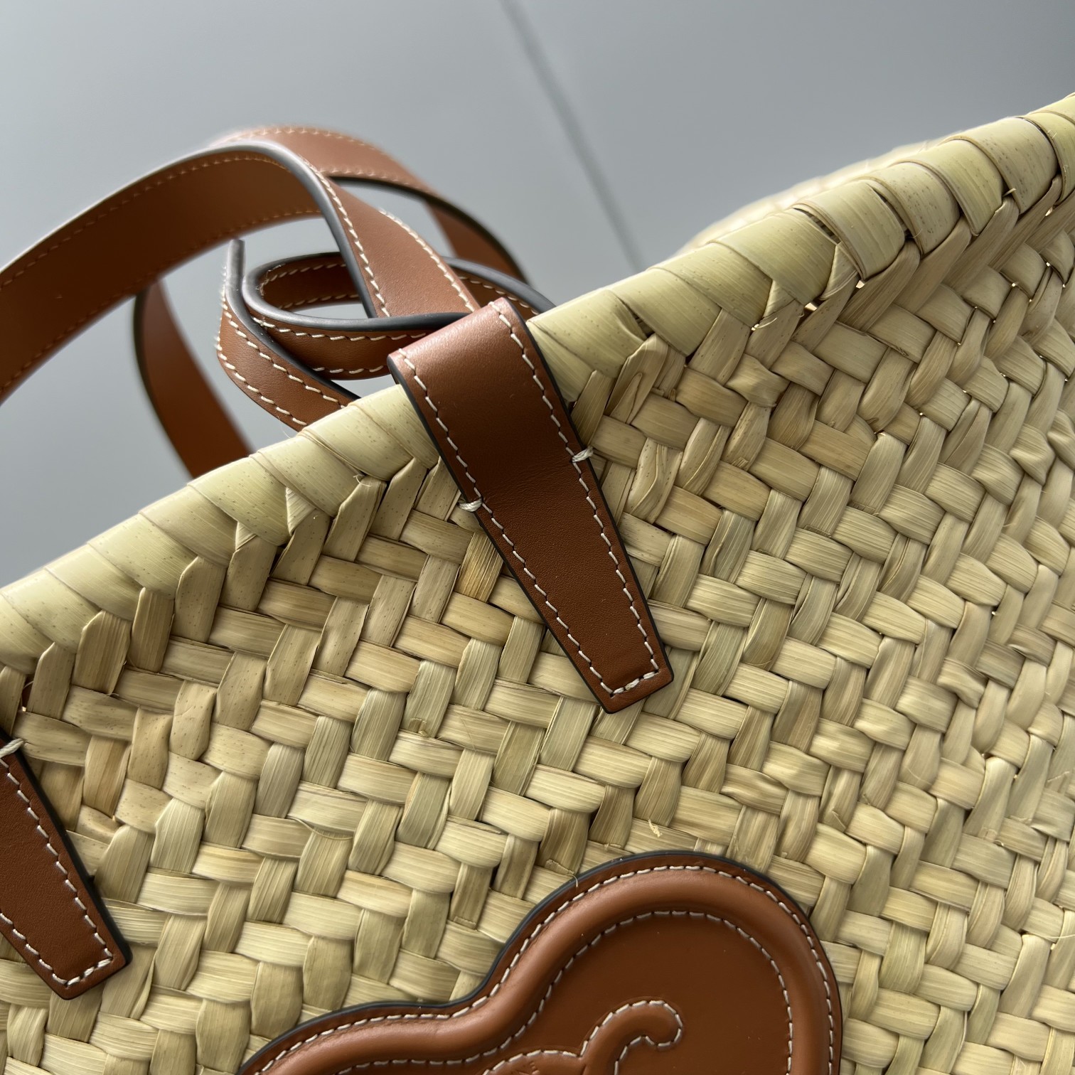 Ce1i*e Teen Triomphe Ce1i*e Classic Panier In Palm Leaves With Heart Patch Brown For Women 10in/25cm 194002DUI.04LU