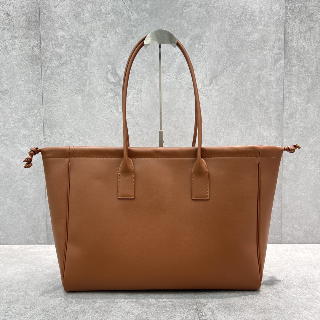 Ce1i*e Cabas Drawstring Cuir Triomphe Tan For Women 17in/44cm 199973DU3.04LU