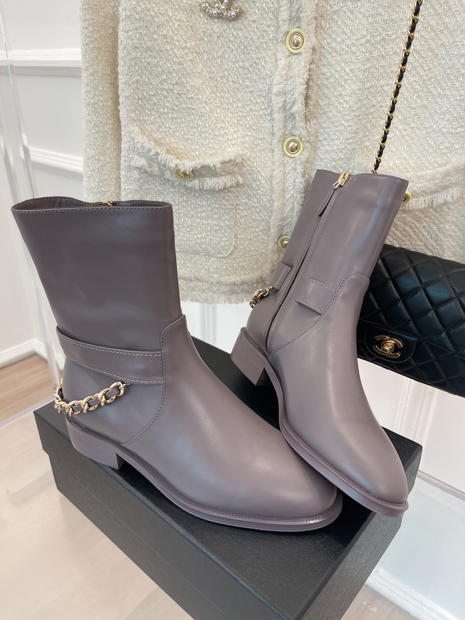 Ch**el Women’s Ankle Boots With Chain Light Violet For Women 1.5in/4cm
